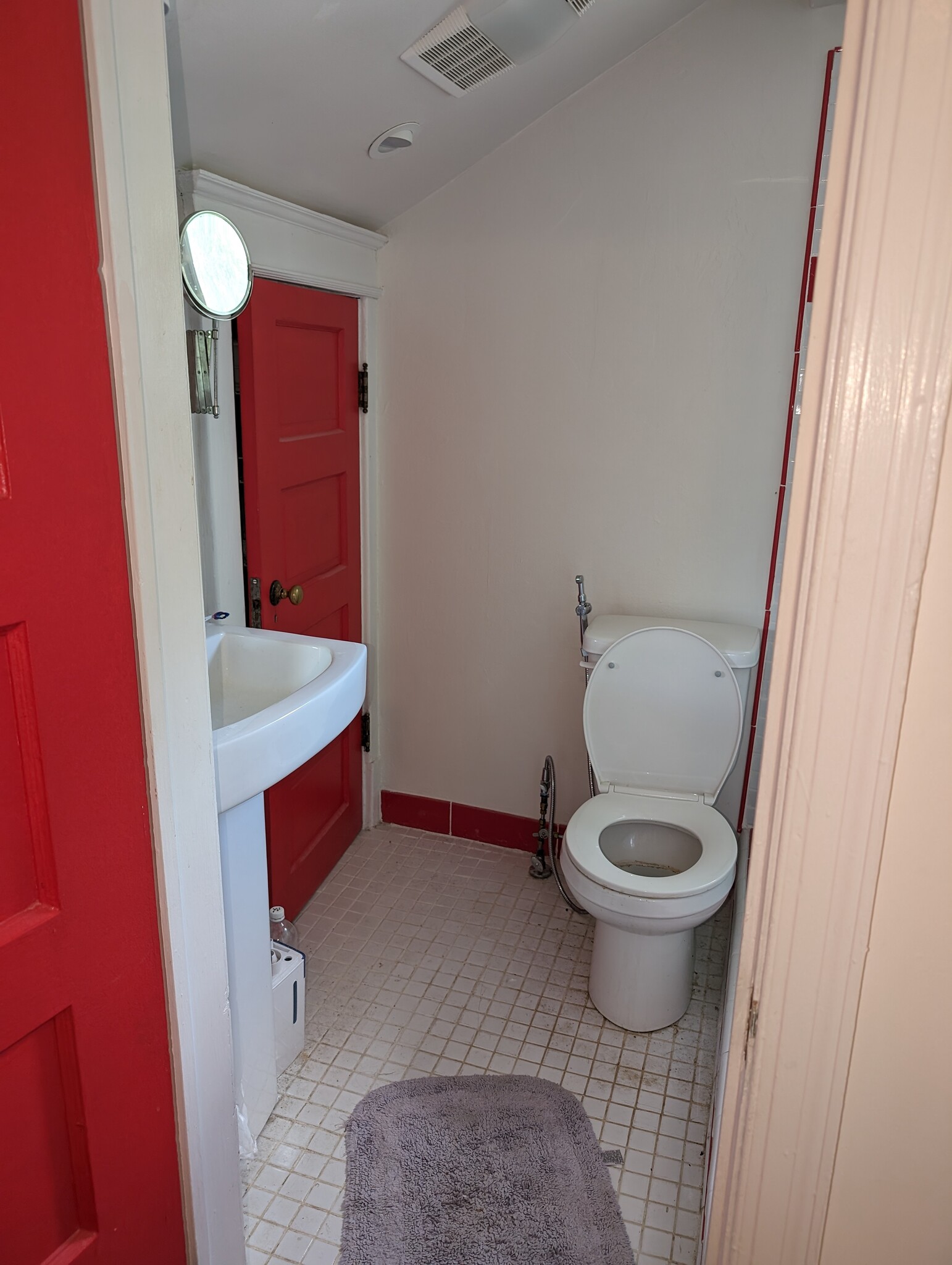 Upstairs bathroom with shower - 4216 Queensbury Rd