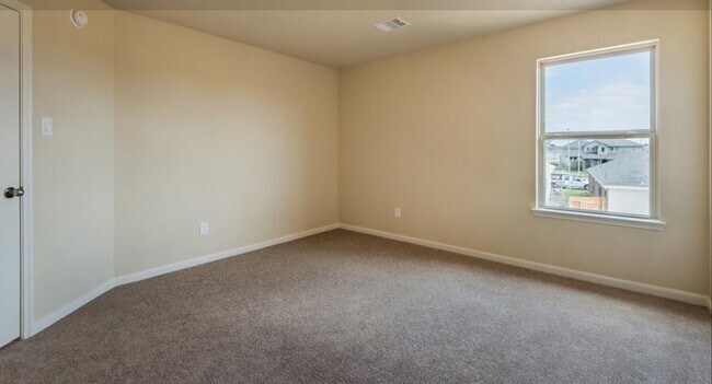 Building Photo - 2631 Cold River Dr