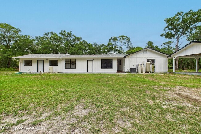 Building Photo - 2318 Old Samsula Rd