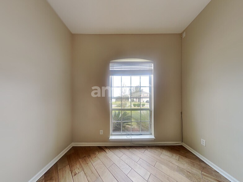 Building Photo - 13839 Fish Eagle Dr W