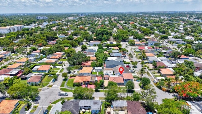 Building Photo - 500 SW 51st Ct