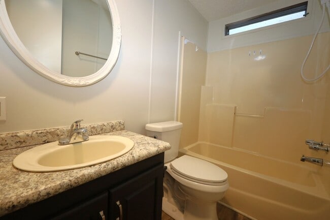 Building Photo - 5493 Griffin Dr