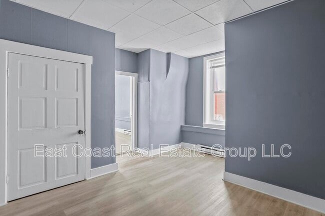 Building Photo - 15 E Water St