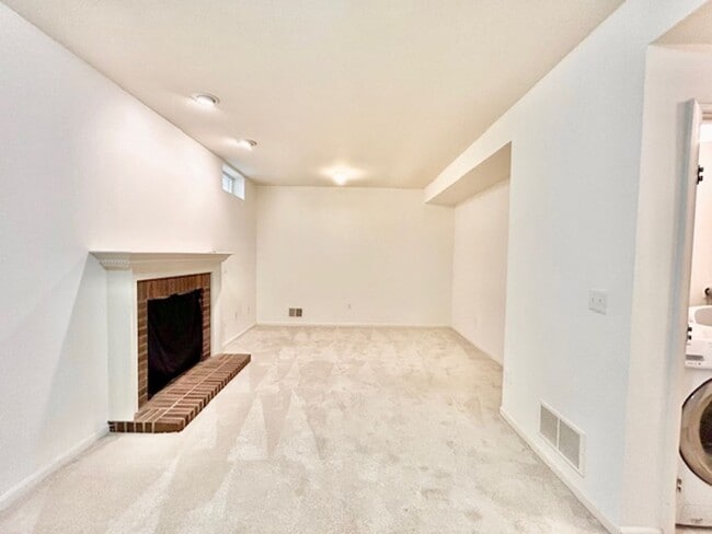 Building Photo - 7503 Westmore Dr