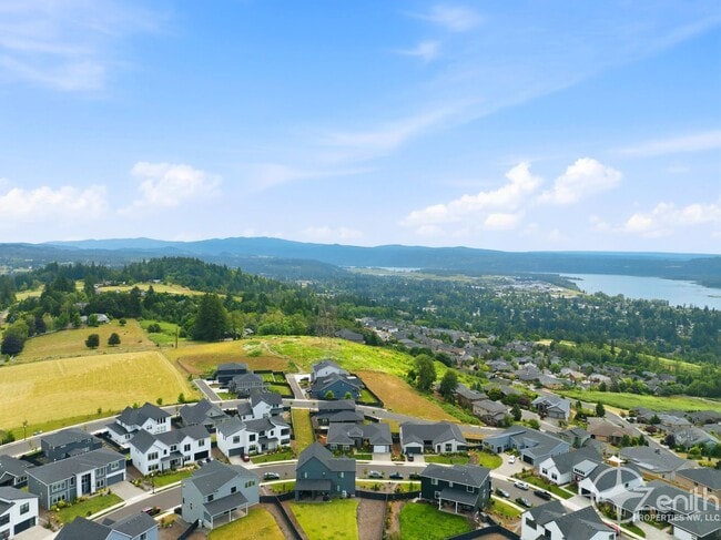 Building Photo - 382 W Fir Lp
