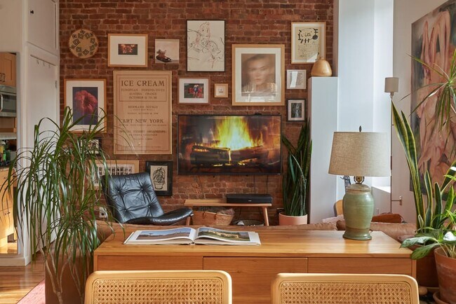 Building Photo - 82 Butler St