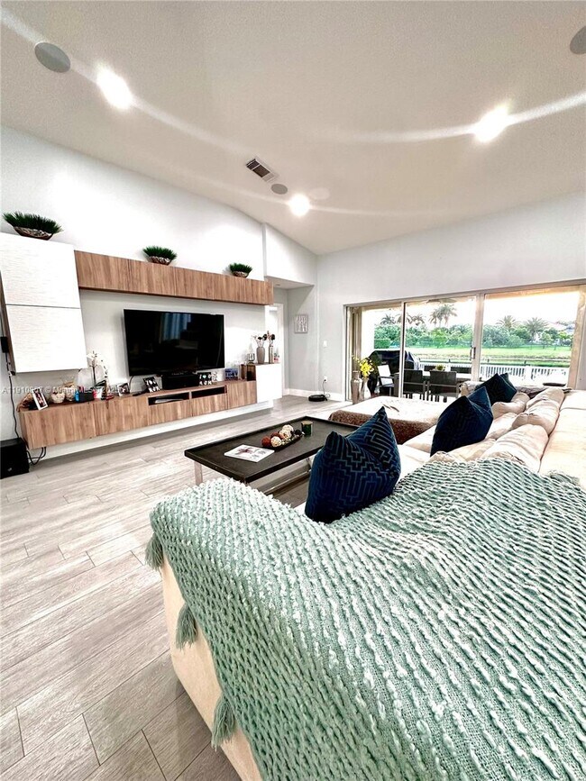 Building Photo - 3501 SW 142nd Ave