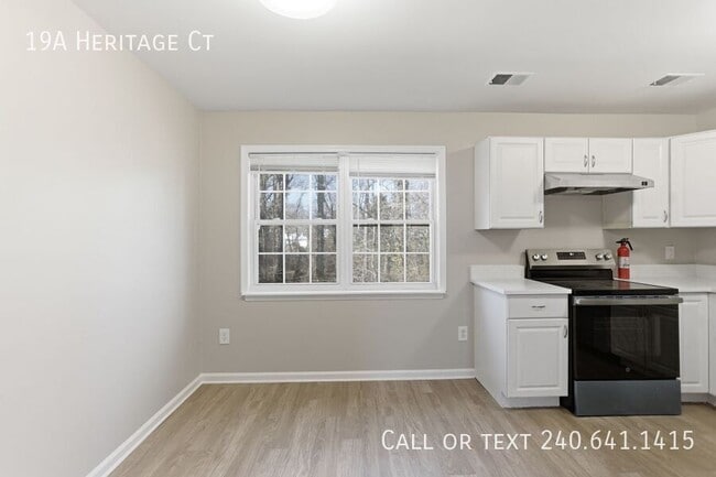 Building Photo - 19a Heritage Ct