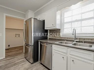 Building Photo - 213 Coachman Dr