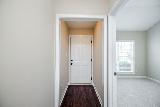 Building Photo - 131 Grove Landing Ct