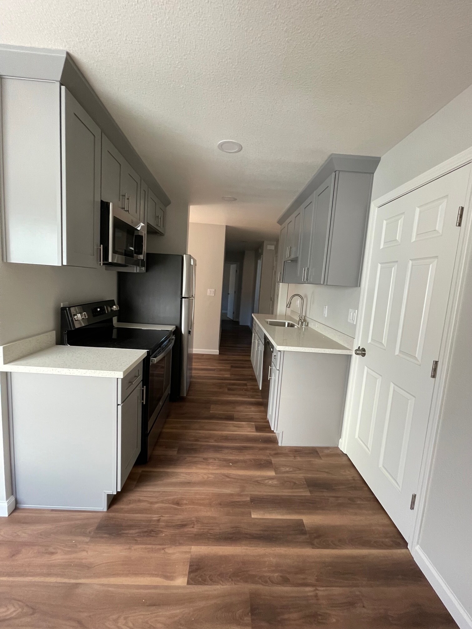 Building Photo - 1501 Berrellesa St