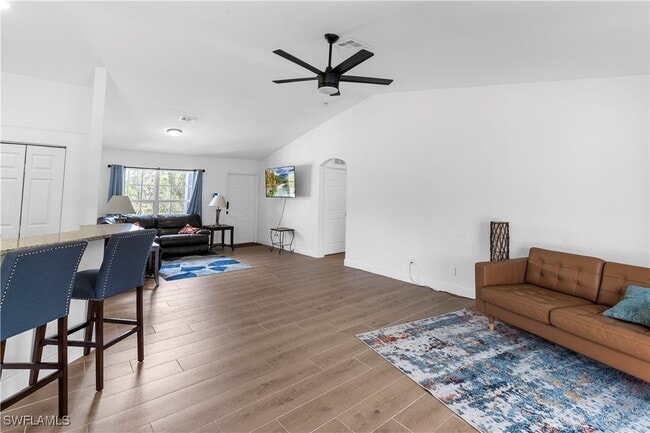 Building Photo - 720 Bedford Point Ave