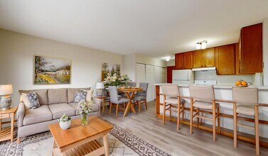 Building Photo - 2216 Pleasant Ave