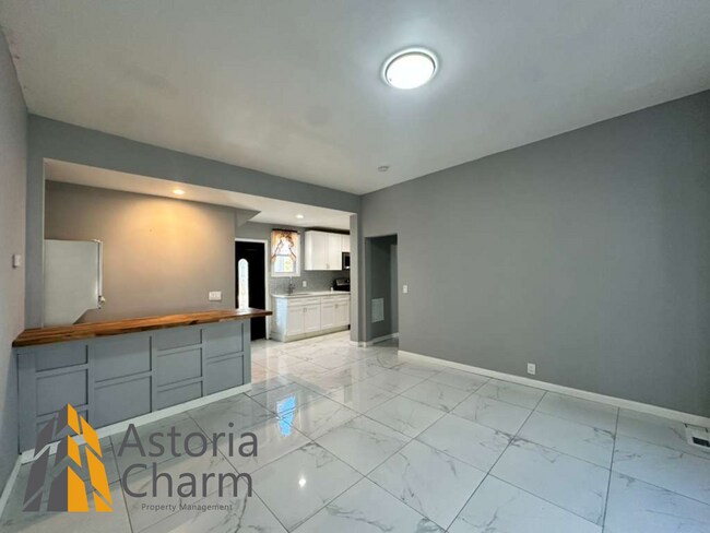 Building Photo - 3004 Clifton Ave