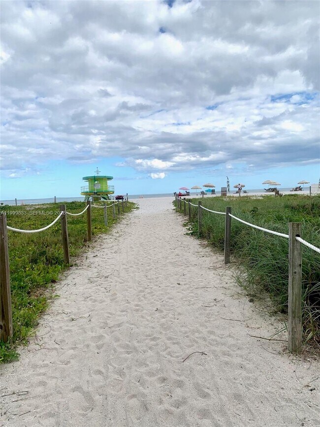 Building Photo - 5757 Collins Ave