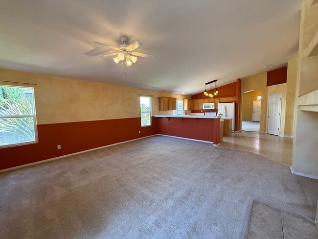 Building Photo - Spacious Single Story 4 Bedroom, 2 Bathroo...