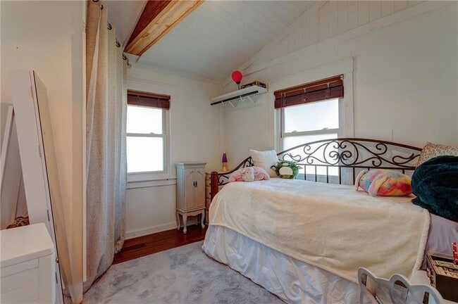 Building Photo - 3113 Bayou View Dr