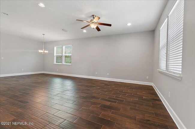 Building Photo - 1021 Seaside Dr N