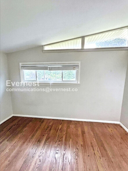 Building Photo - 1130 Trampe Ave