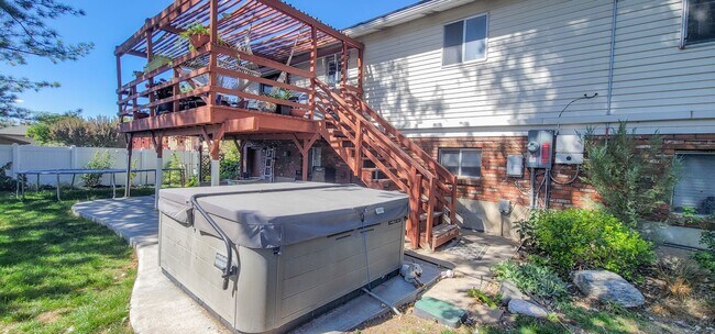 Building Photo - Really Nice 4 bedroom 3 Bath Home on Spacious Lot!