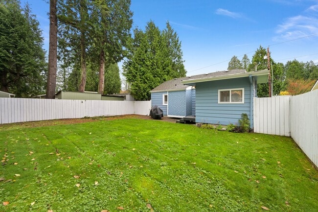 Building Photo - Welcome Home to Comfort and Charm in Blaine, WA!