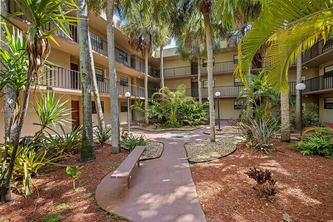 Building Photo - 10835 SW 112th Ave