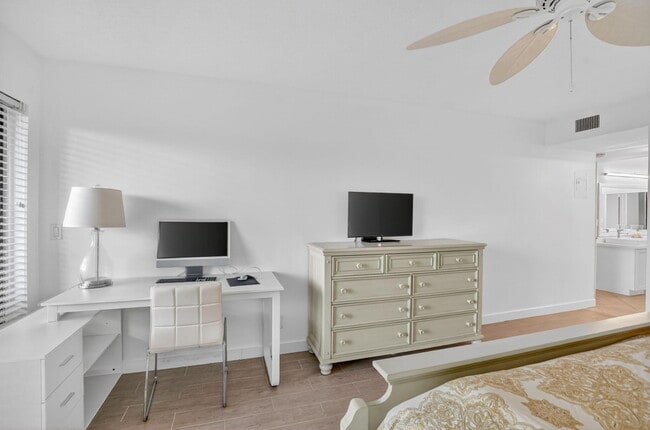 Building Photo - 5851 Camino Del Sol