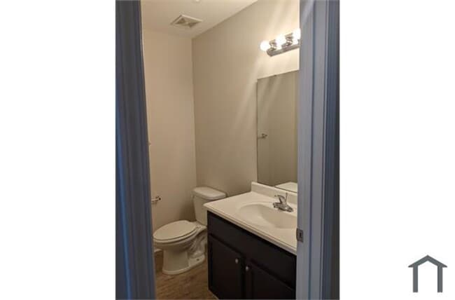 Building Photo - 5229 Woodbrier St