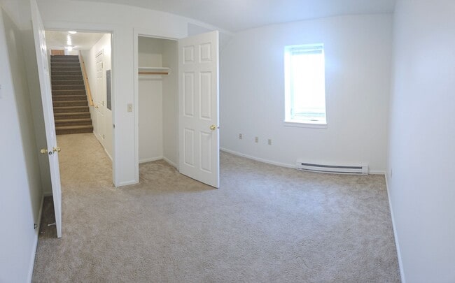Building Photo - 609 S 5th W