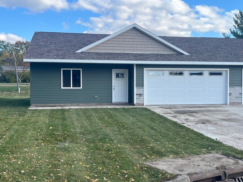 Building Photo - 1506 Delta Dr