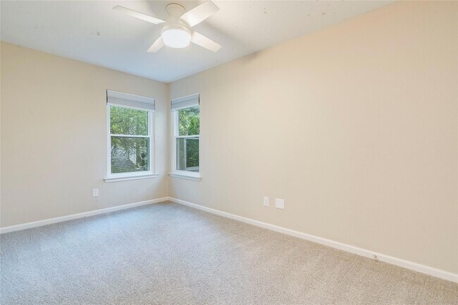Building Photo - 10803 Sans Souci Pl