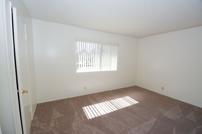 Building Photo - 1202 Portola Rd