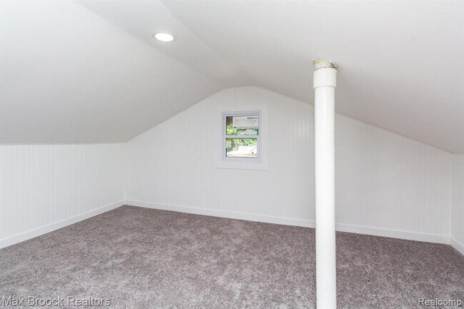 Building Photo - 4120 Lotus Dr