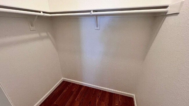 Building Photo - Spacious 1st floor condo in Henderson