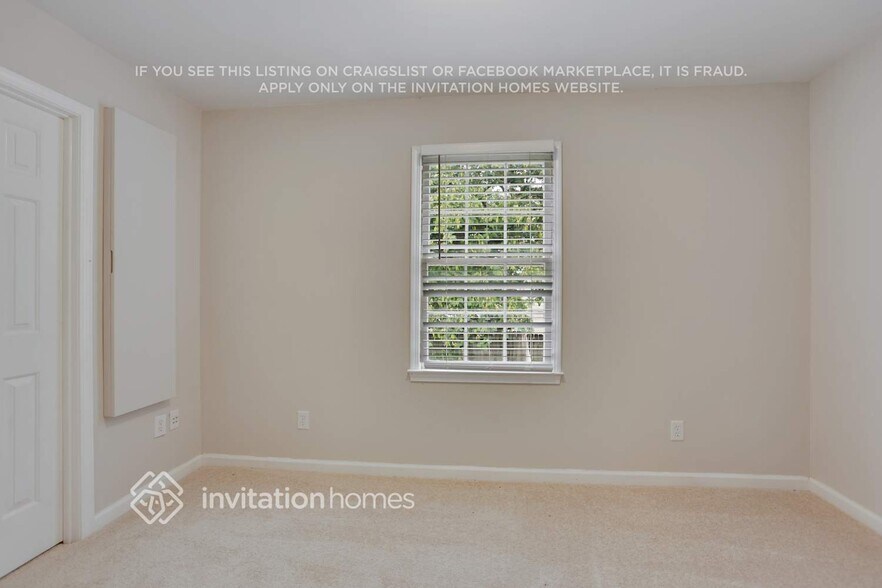 Building Photo - 993 Tall Pine Ct SW