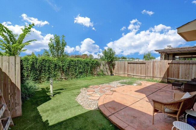 Building Photo - Elegant Two-Story Home in Exclusive Gated ...