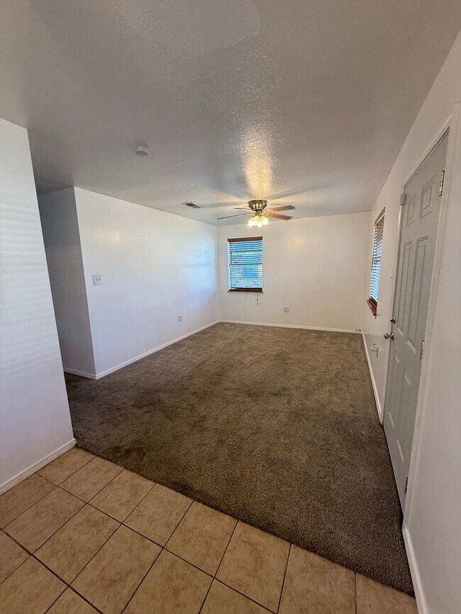 Building Photo - 3BD 1.5BA Single Home in Stevendale Heights Subdivision