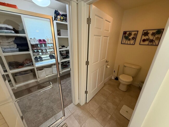 Building Photo - 3 Bed 2 Bath Large Beautiful Home