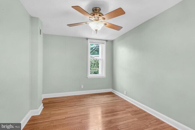 Building Photo - 560 N Judson St