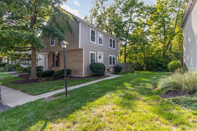 Building Photo - 1071 Stratford Ct