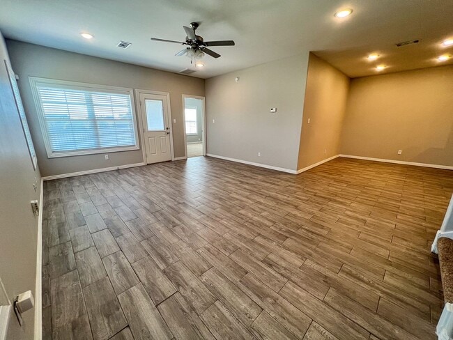 Building Photo - 6705 MARIBETTE RD