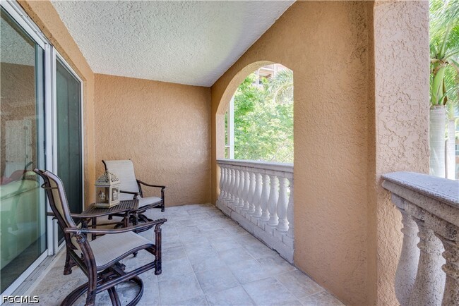 Building Photo - 2825 Palm Beach Blvd