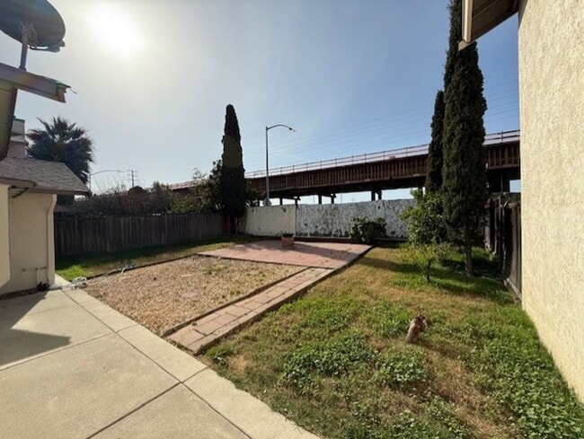 Building Photo - 3 Bedroom, 2 Bath Home with large yard and courtyard near Lake Cunningham Park...available now!