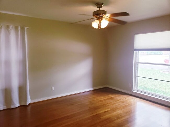 Building Photo - 2-Bedroom Duplex in Lakewood!