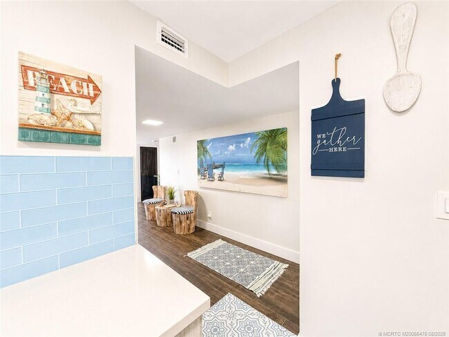 Building Photo - 10044 S Ocean Dr
