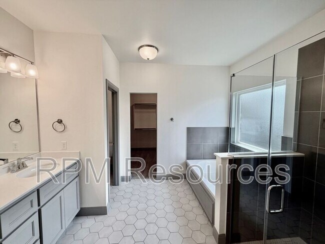 Building Photo - 3613 Shutter Ridge Dr