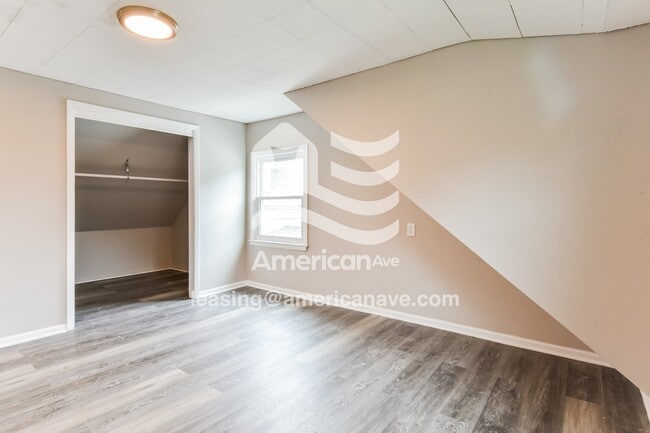 Building Photo - 4655 N 40th St