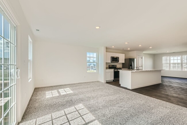 Building Photo - 3788 Bissel Dr