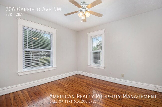 Building Photo - 206 Garfield Ave NW