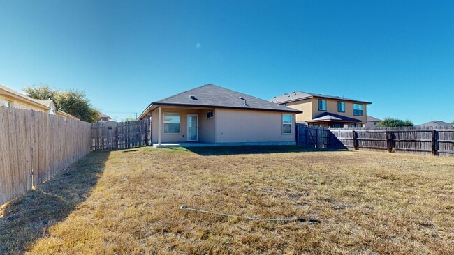 Building Photo - FREE DECEMBER RENT!!!